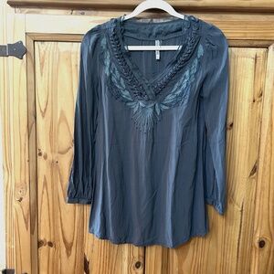 Monoreno‎ Women's Tunic Top Peasant Embroidered Grey/Blue Top Size Small